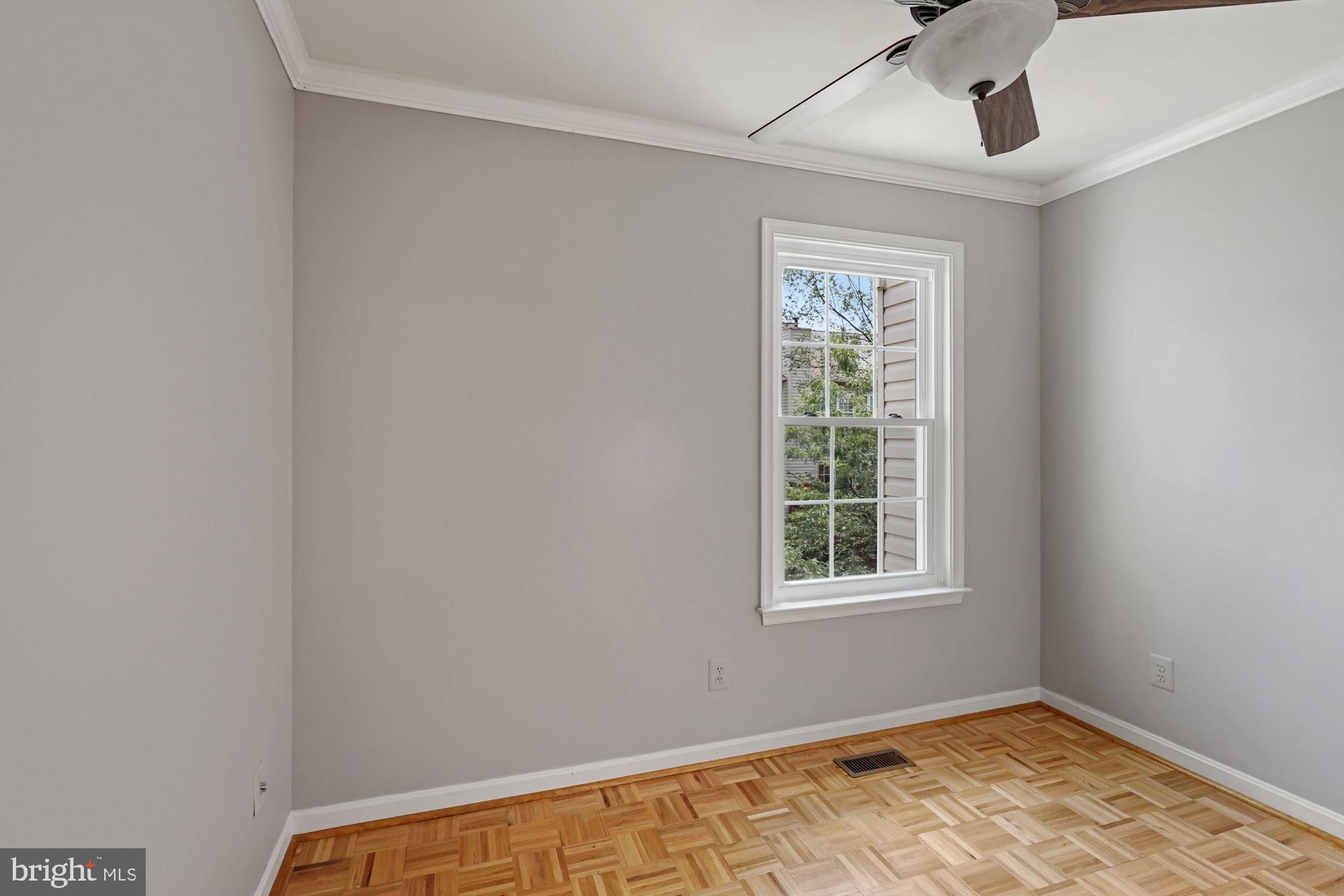 ISLAND CREEK - Residential