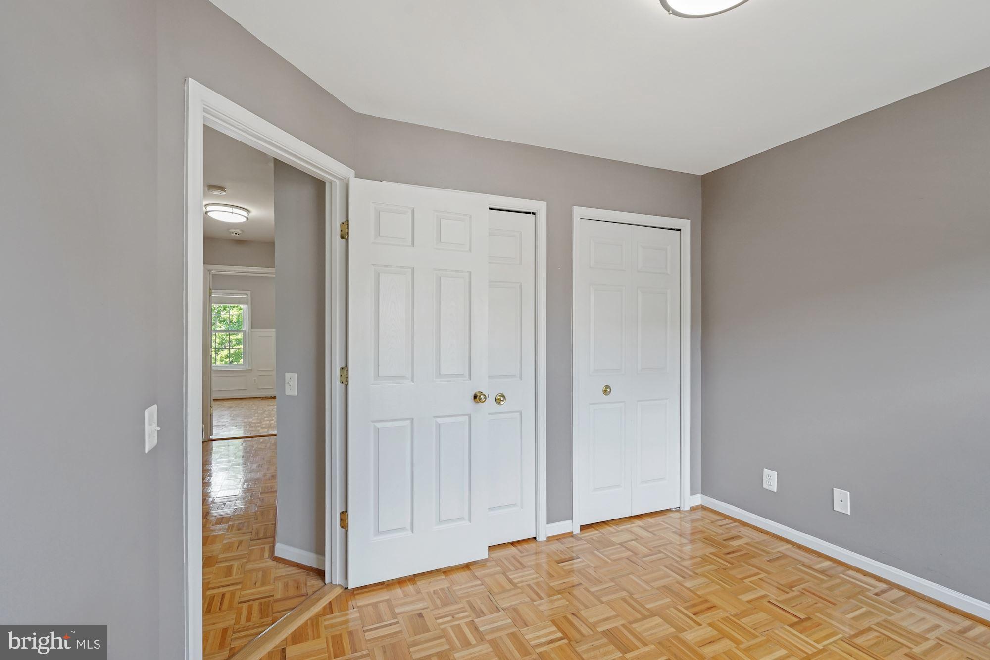 ISLAND CREEK - Residential