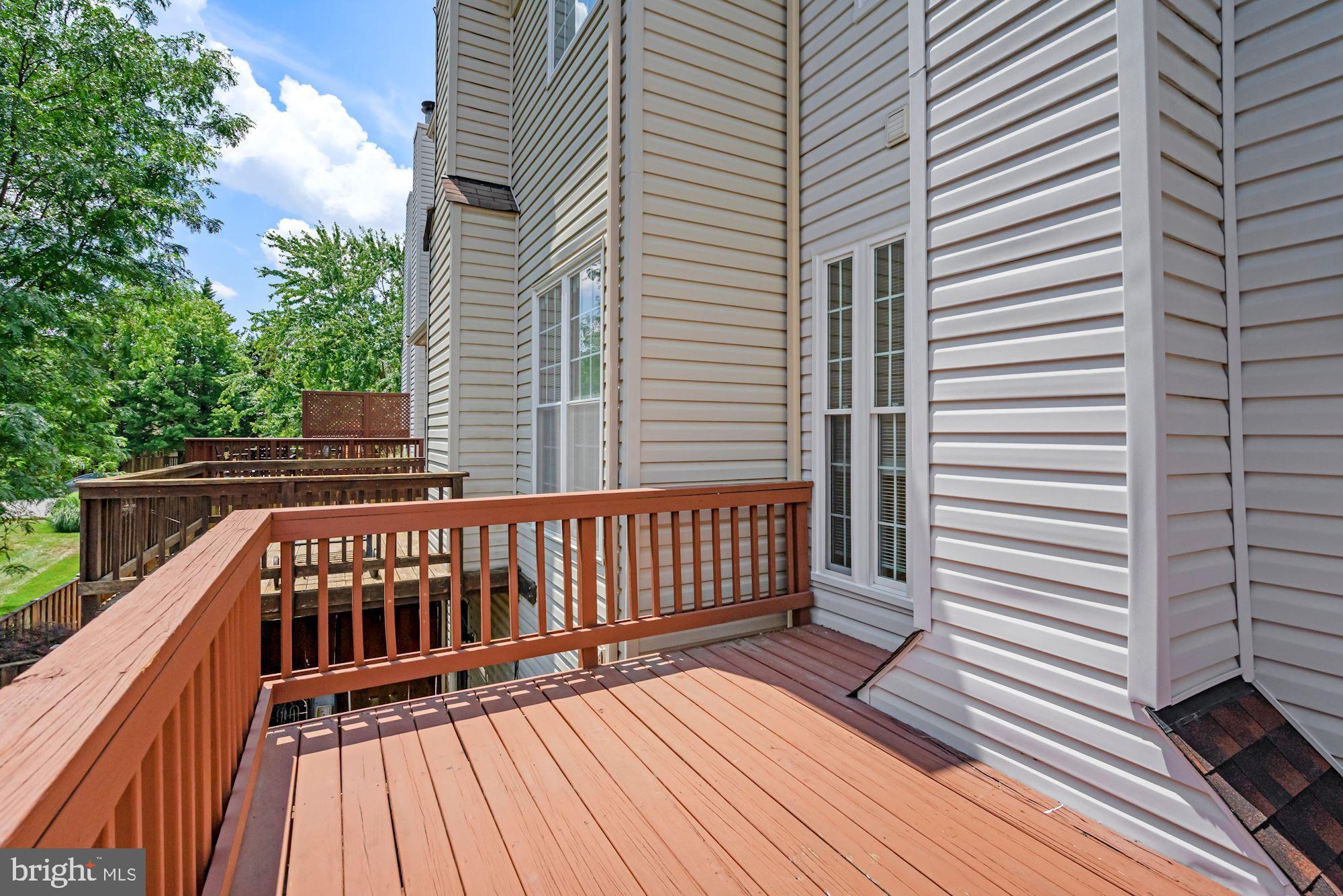 ISLAND CREEK - Residential