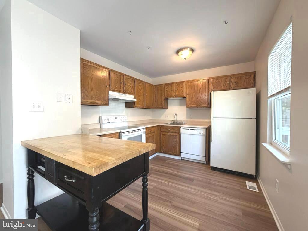 CROFTON VILLAGE - Residential Lease