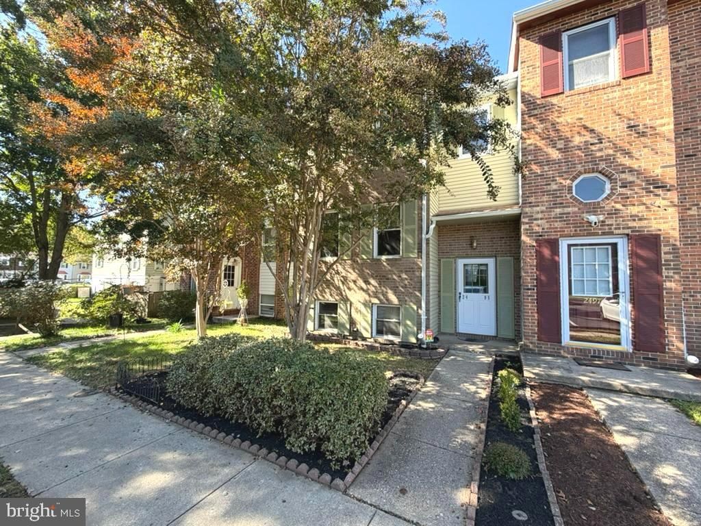 Photo of 2495 Vineyard Lane, CROFTON, MD 21114 (MLS # MDAA2128978)