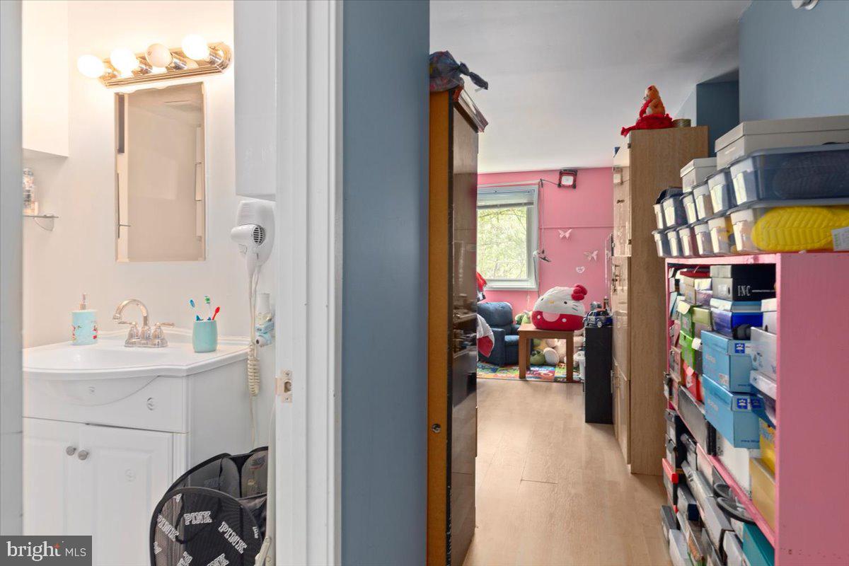 STEDWICK TOWNHOUSES - Residential