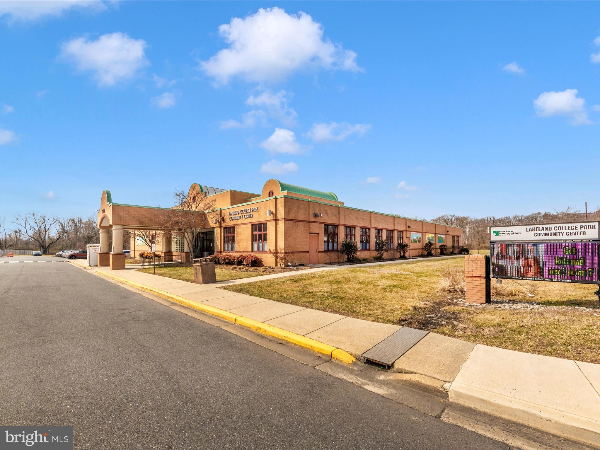 LAKELAND - Residential