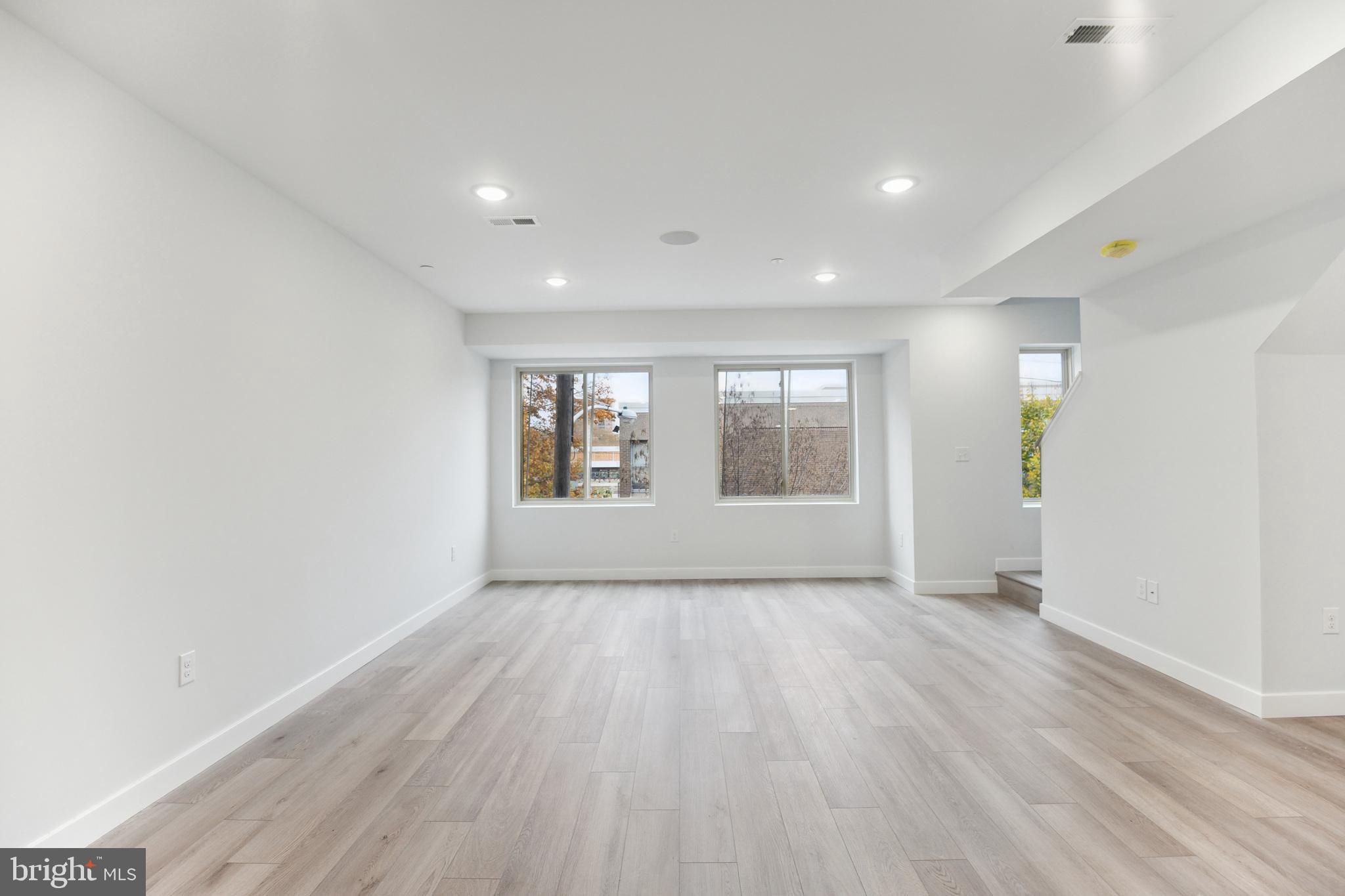 SOUTH KENSINGTON - Residential Lease