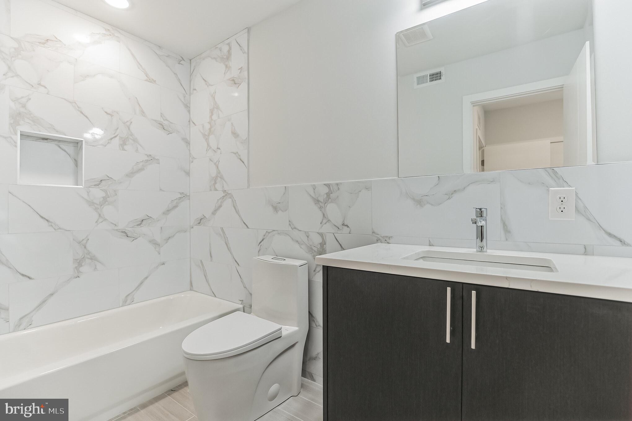 SOUTH KENSINGTON - Residential Lease