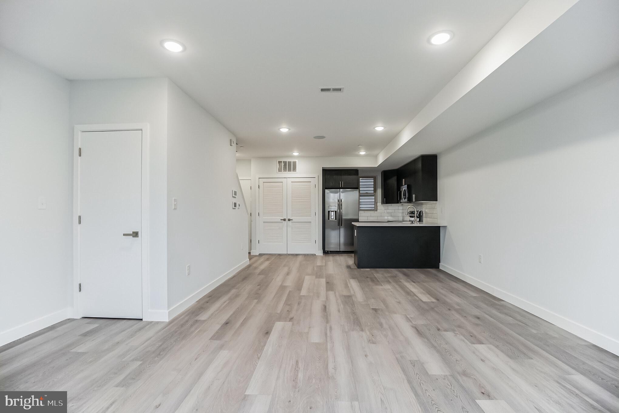 SOUTH KENSINGTON - Residential Lease