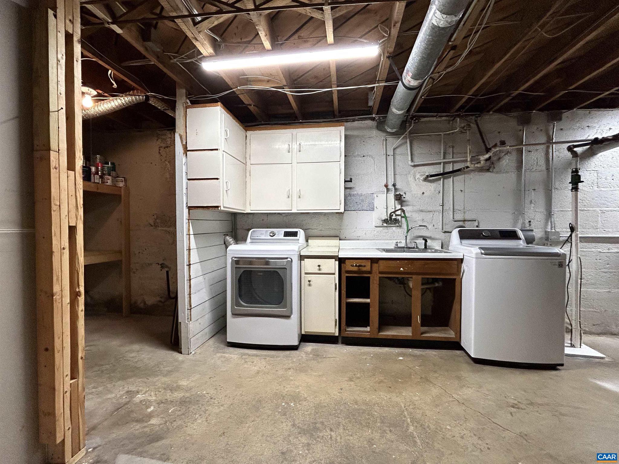 BELMONT - Residential Lease