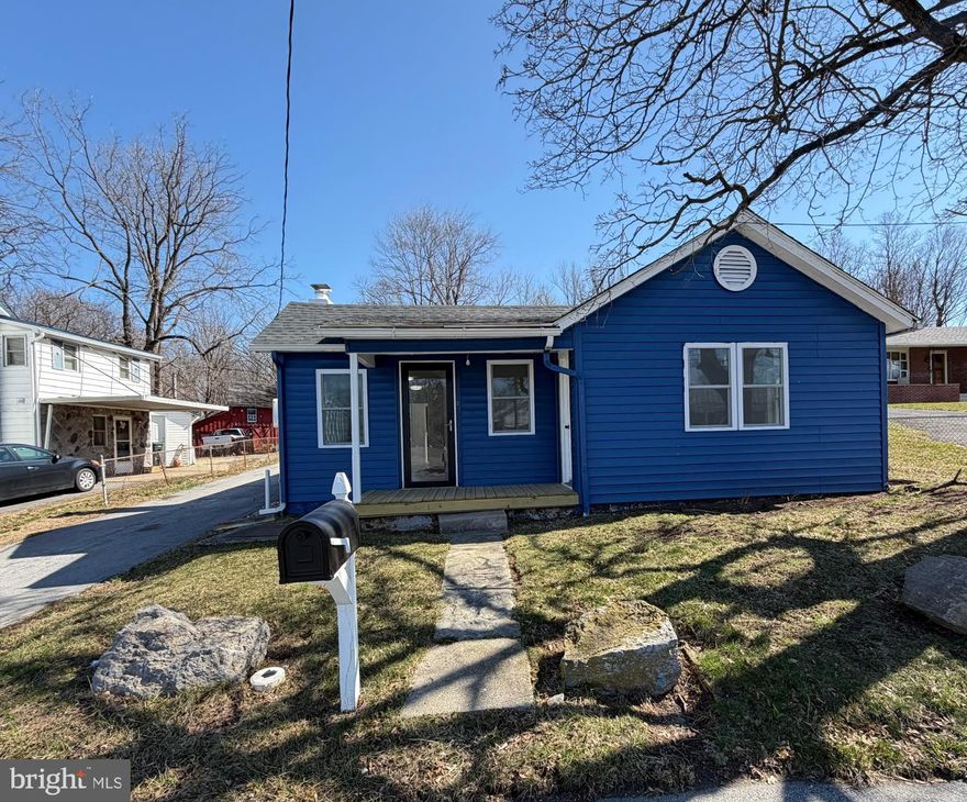 Excellent location! This charming 3-bedroom, 2 full bath home features a newly updated roof, stainless steel appliances, and beautiful quartz countertops. The property offers a large yard with plenty of parking space, making it perfect for gatherings, work vehicles, or recreational use.

A standout feature is the oversized barn, providing excellent space for storage, a workshop, or additional work area. With ample outdoor space and a convenient location, this property offers both comfort and versatility.