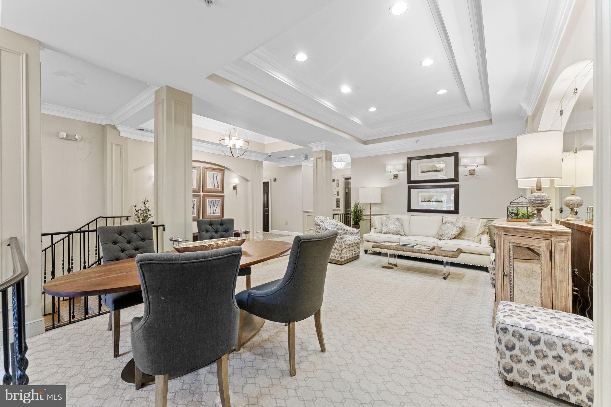 CAMERON STATION - Residential