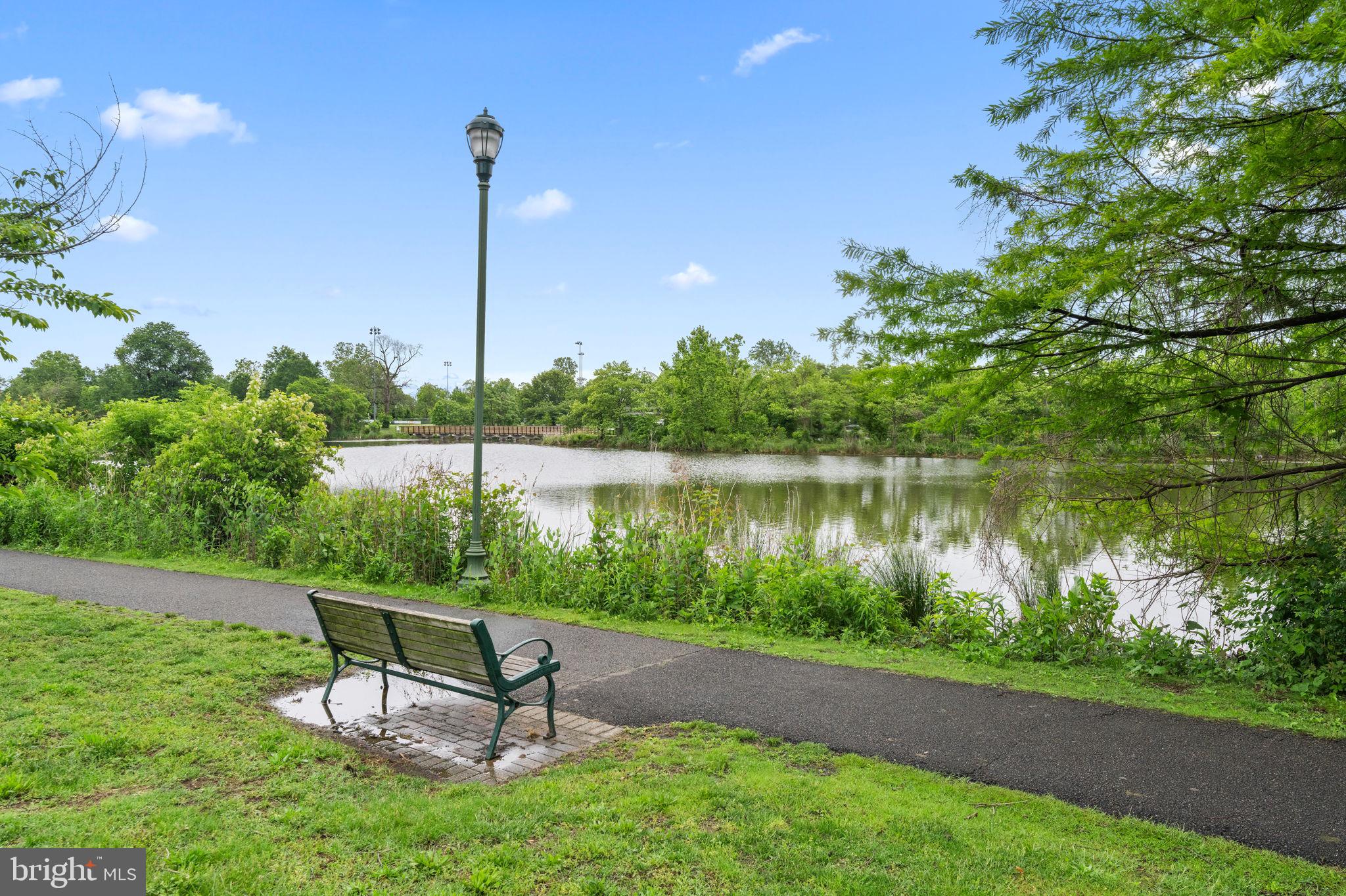 CAMERON STATION - Residential