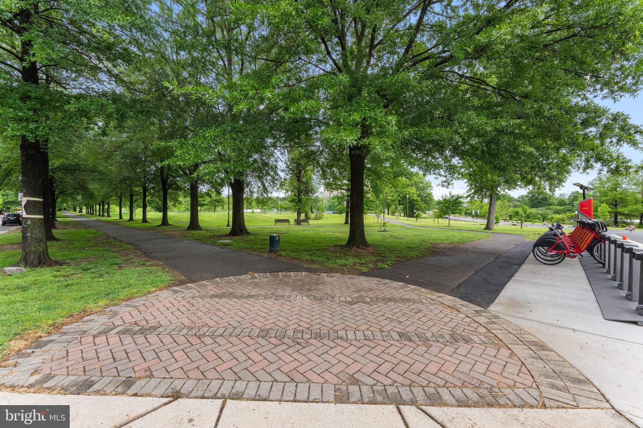 CAMERON STATION - Residential