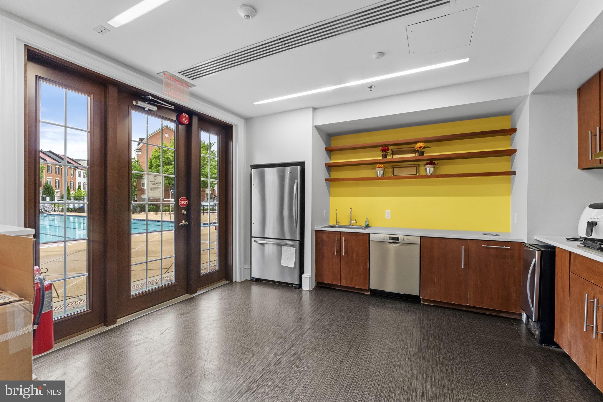 CAMERON STATION - Residential