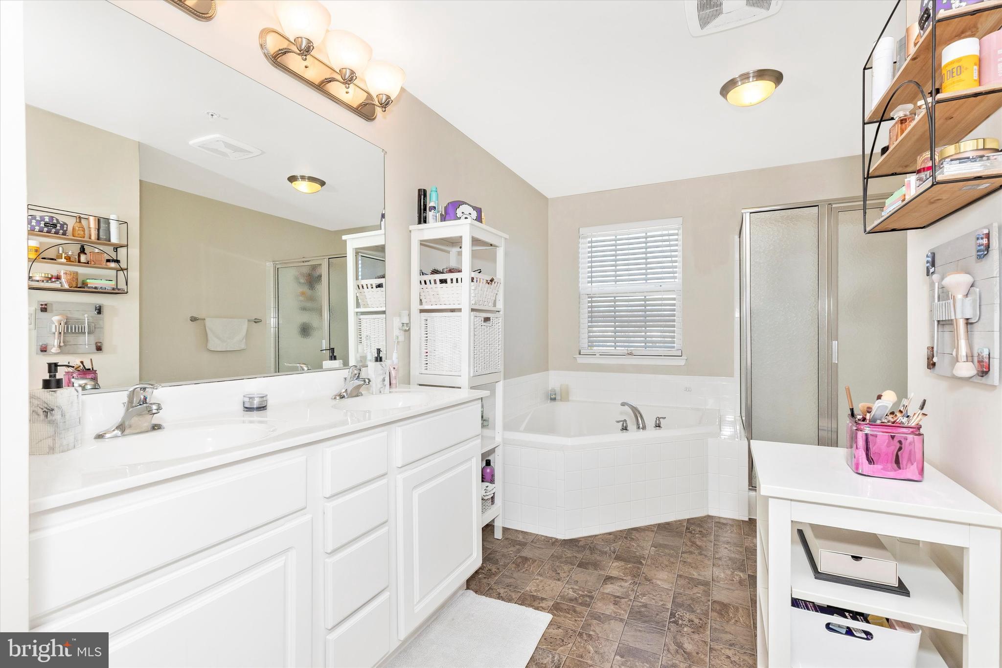 MANCHESTER FARMS - Residential