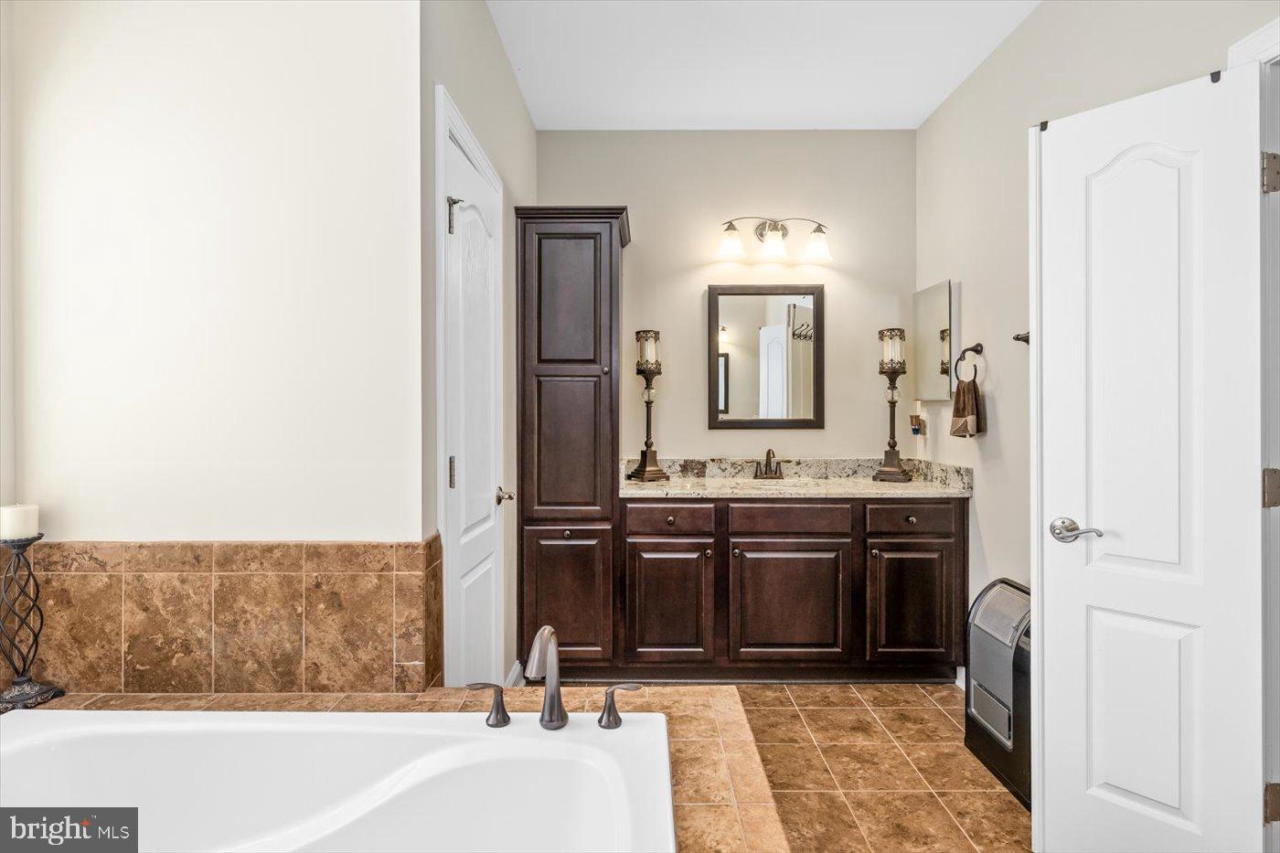 BLOOMSBURY FARM ESTATES - Residential