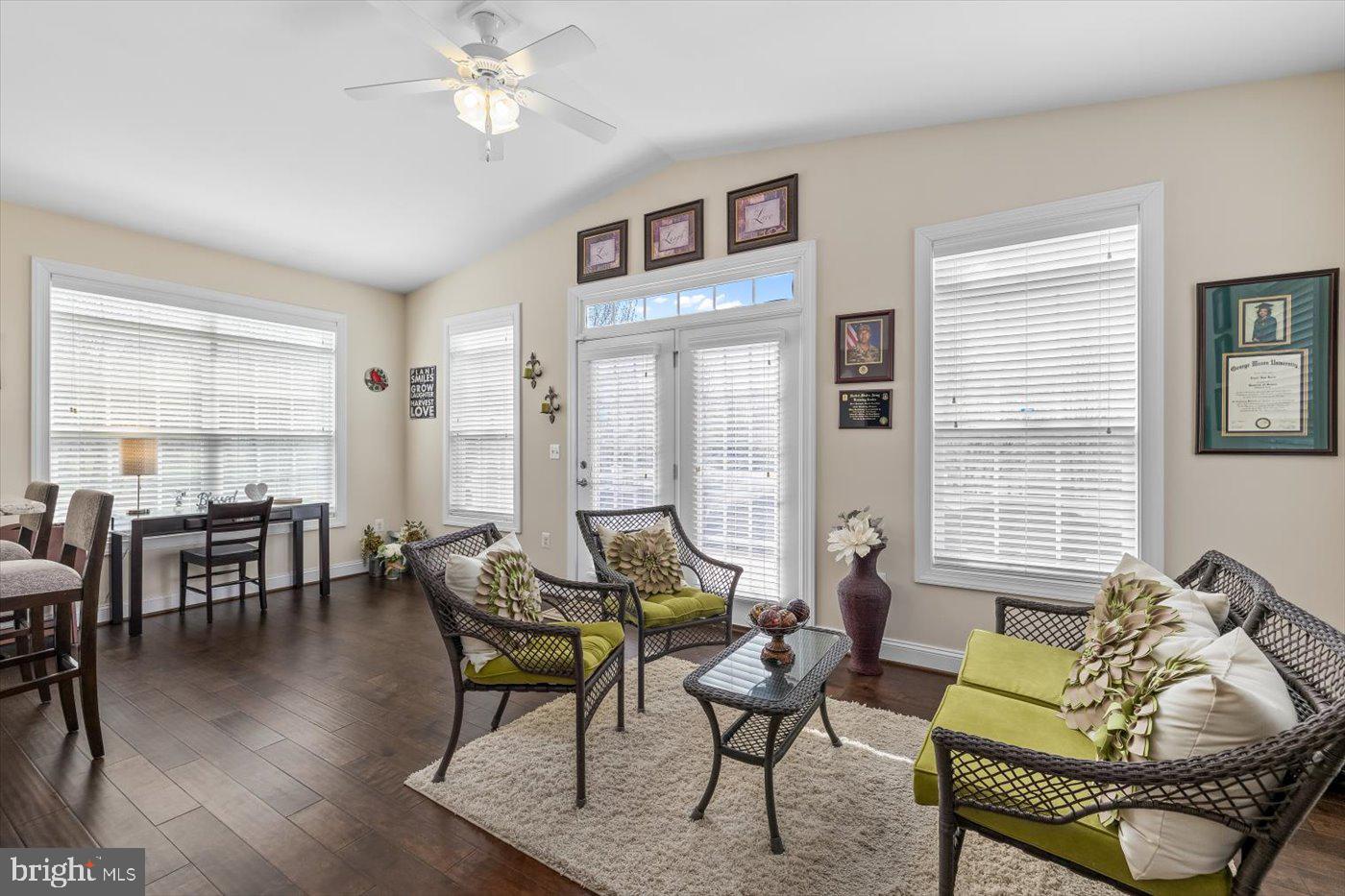 BLOOMSBURY FARM ESTATES - Residential