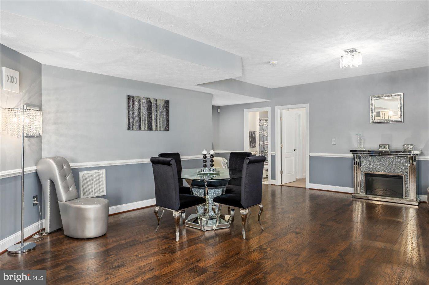 BLOOMSBURY FARM ESTATES - Residential