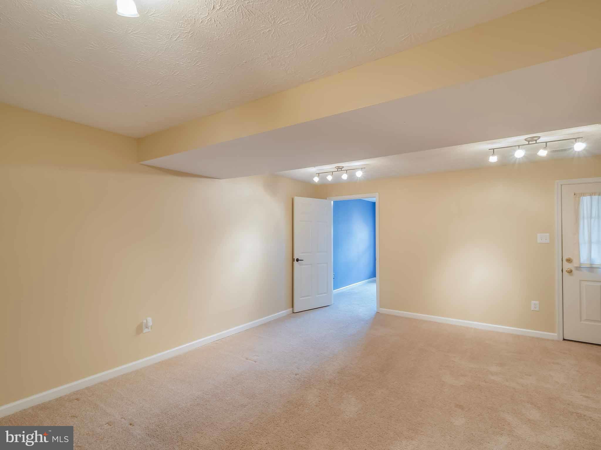 SHADY OAKS - Residential