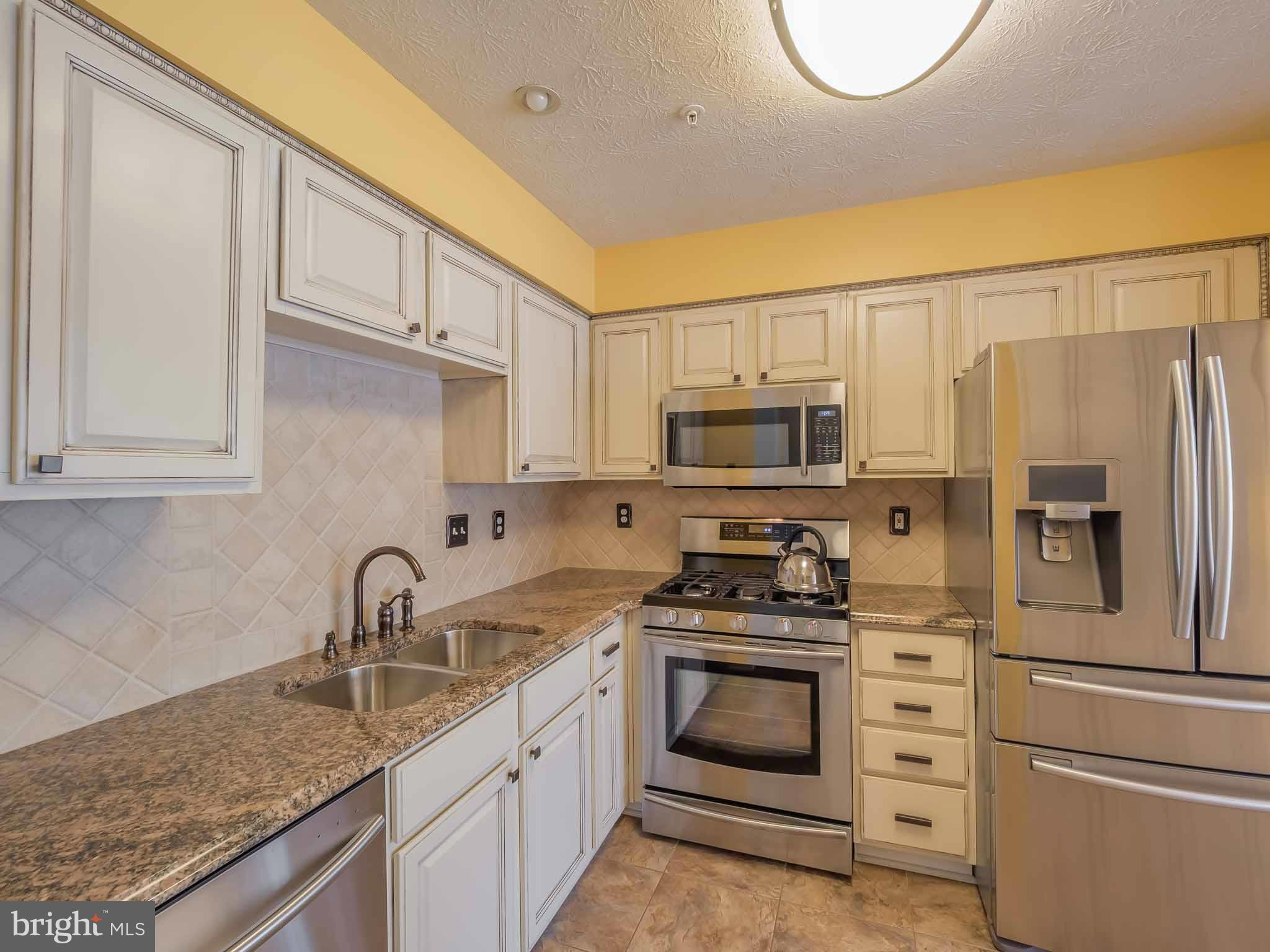 SHADY OAKS - Residential