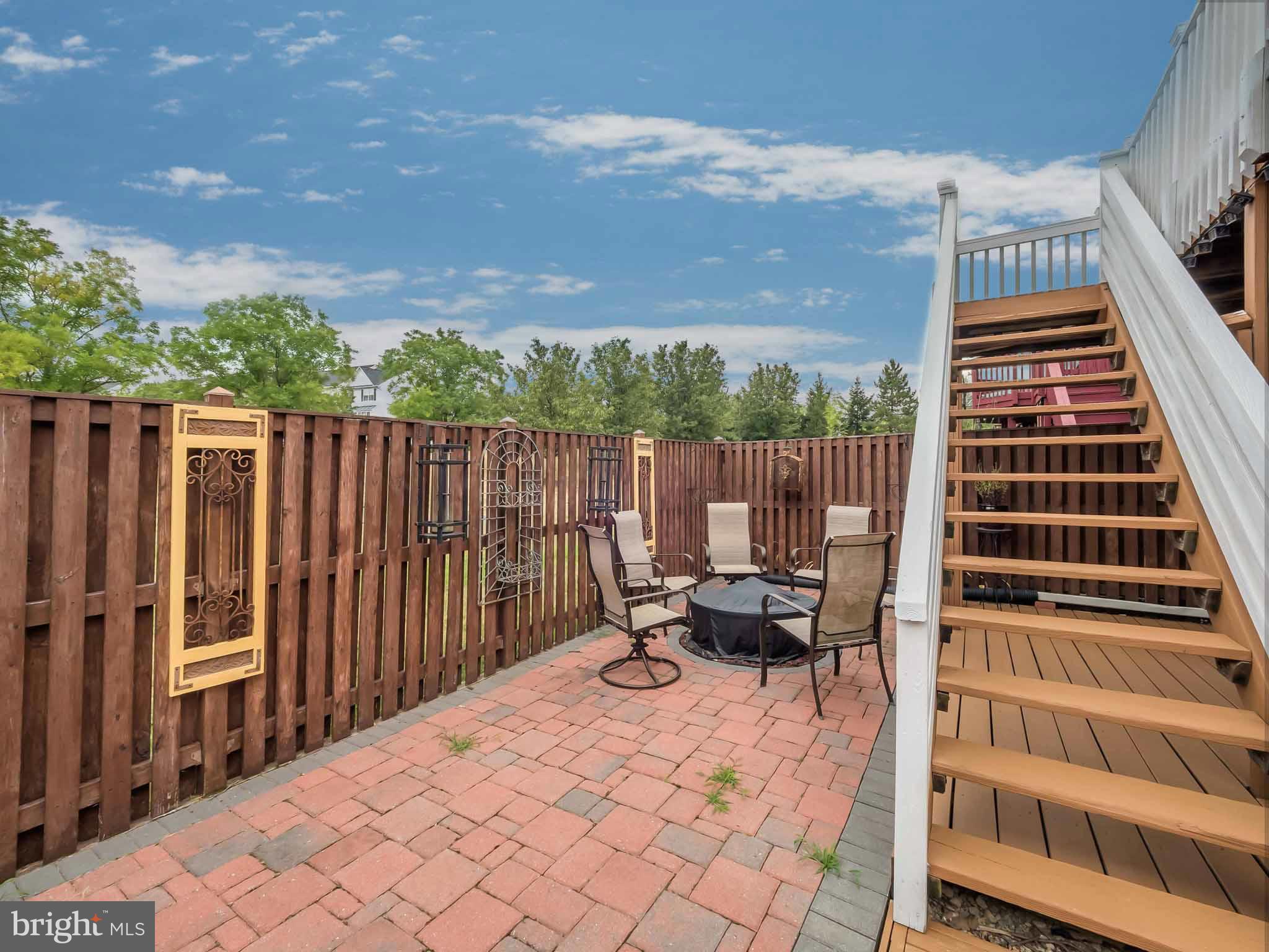 SHADY OAKS - Residential