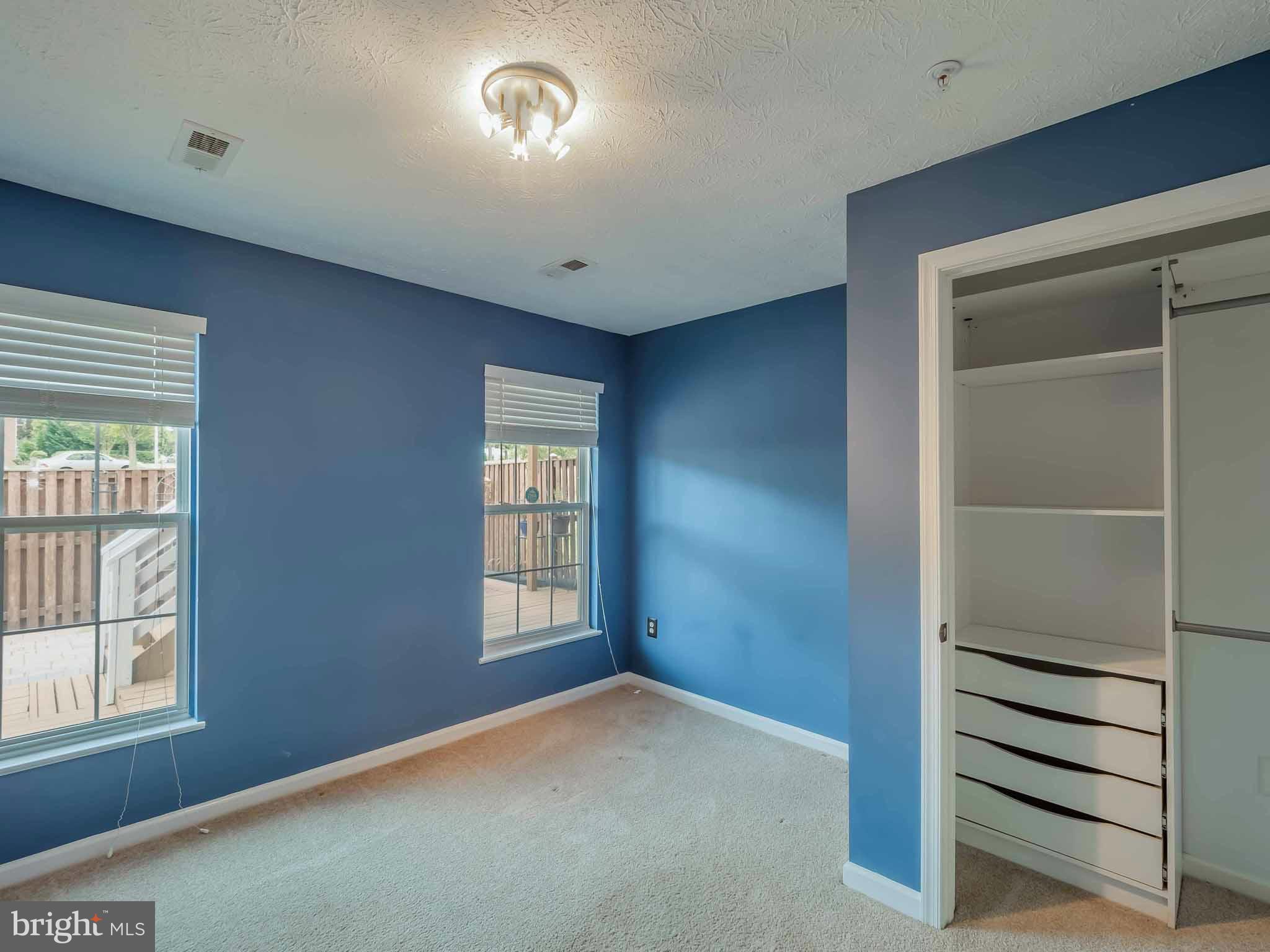 SHADY OAKS - Residential