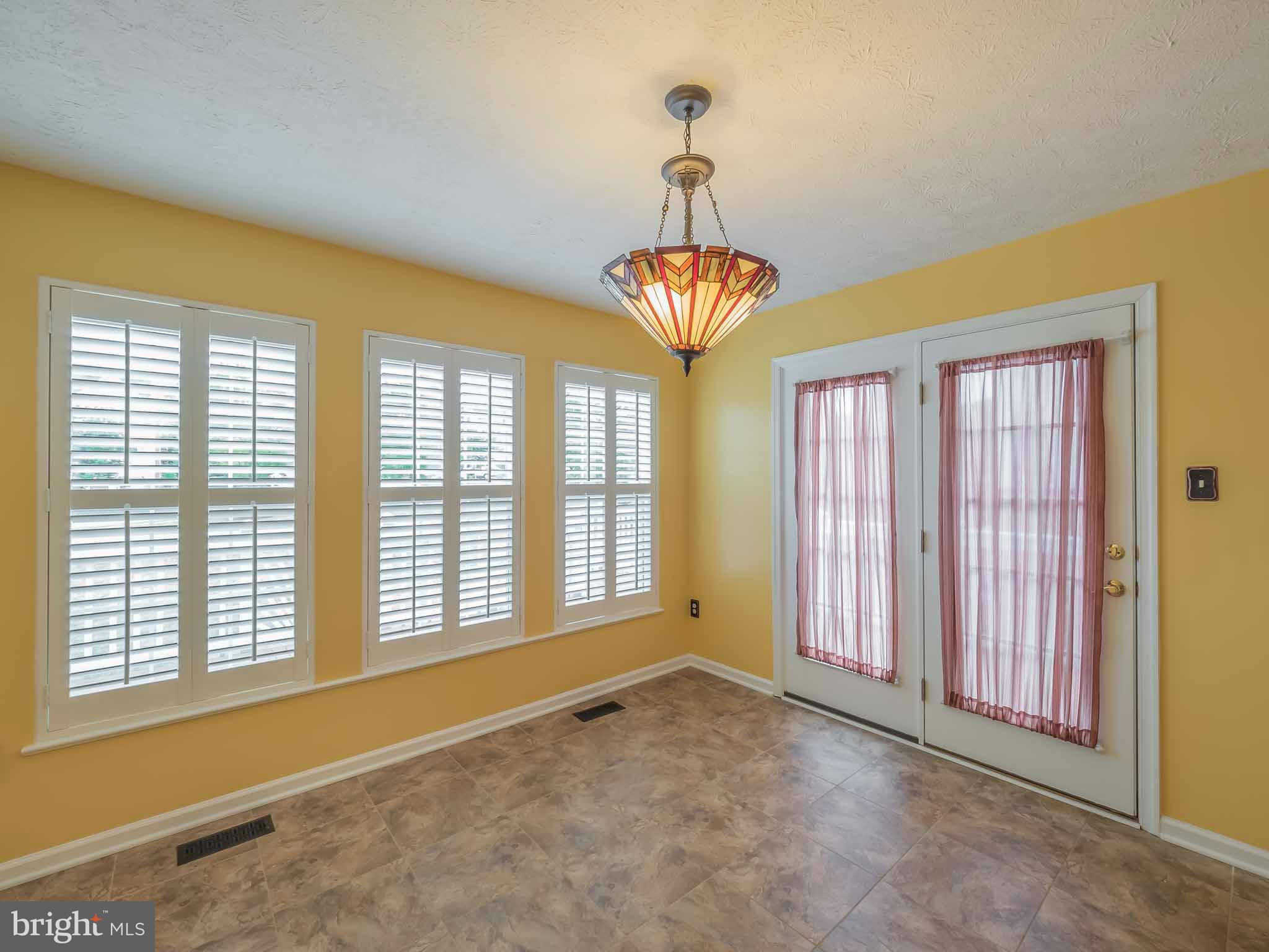 SHADY OAKS - Residential