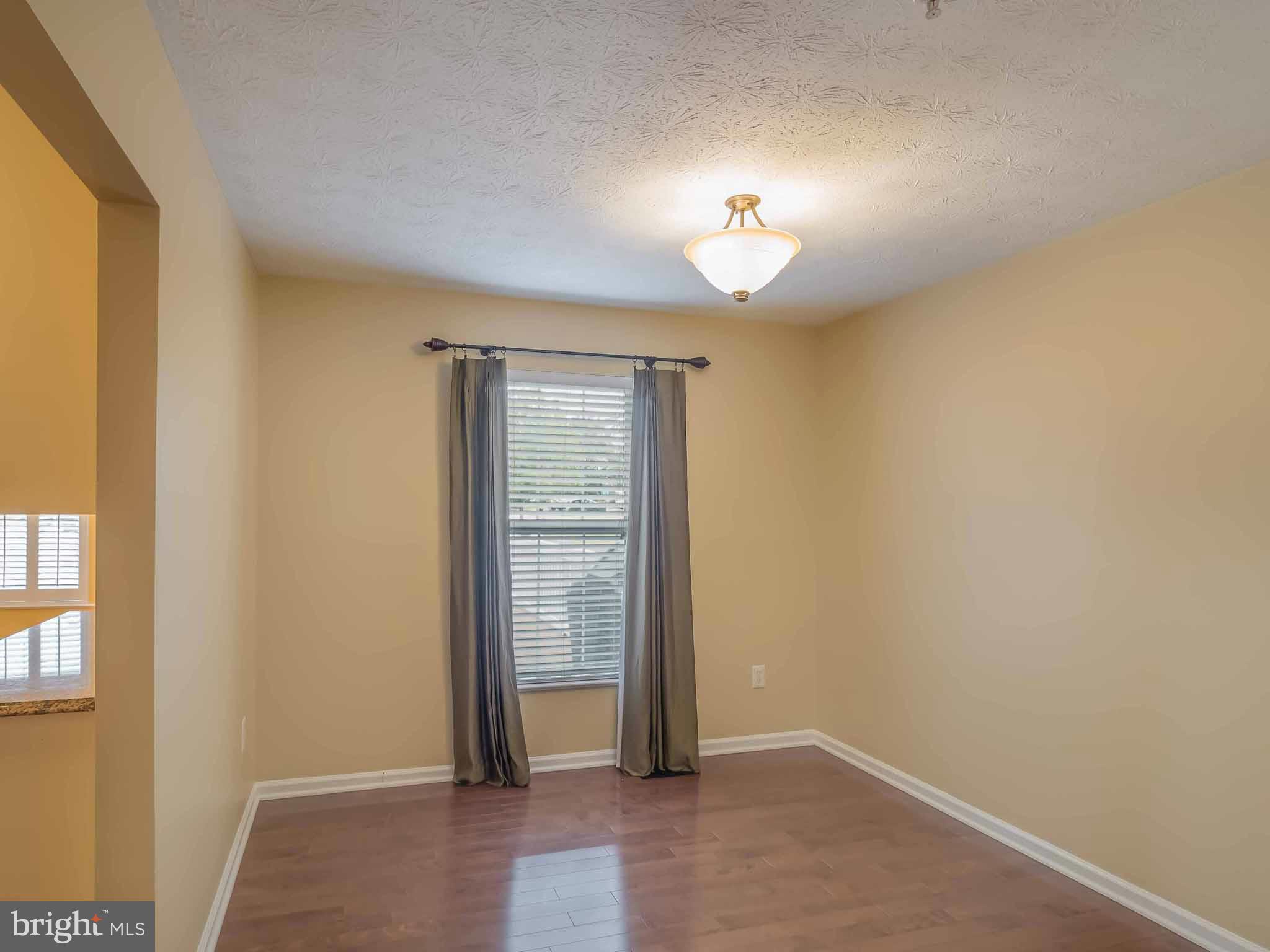 SHADY OAKS - Residential