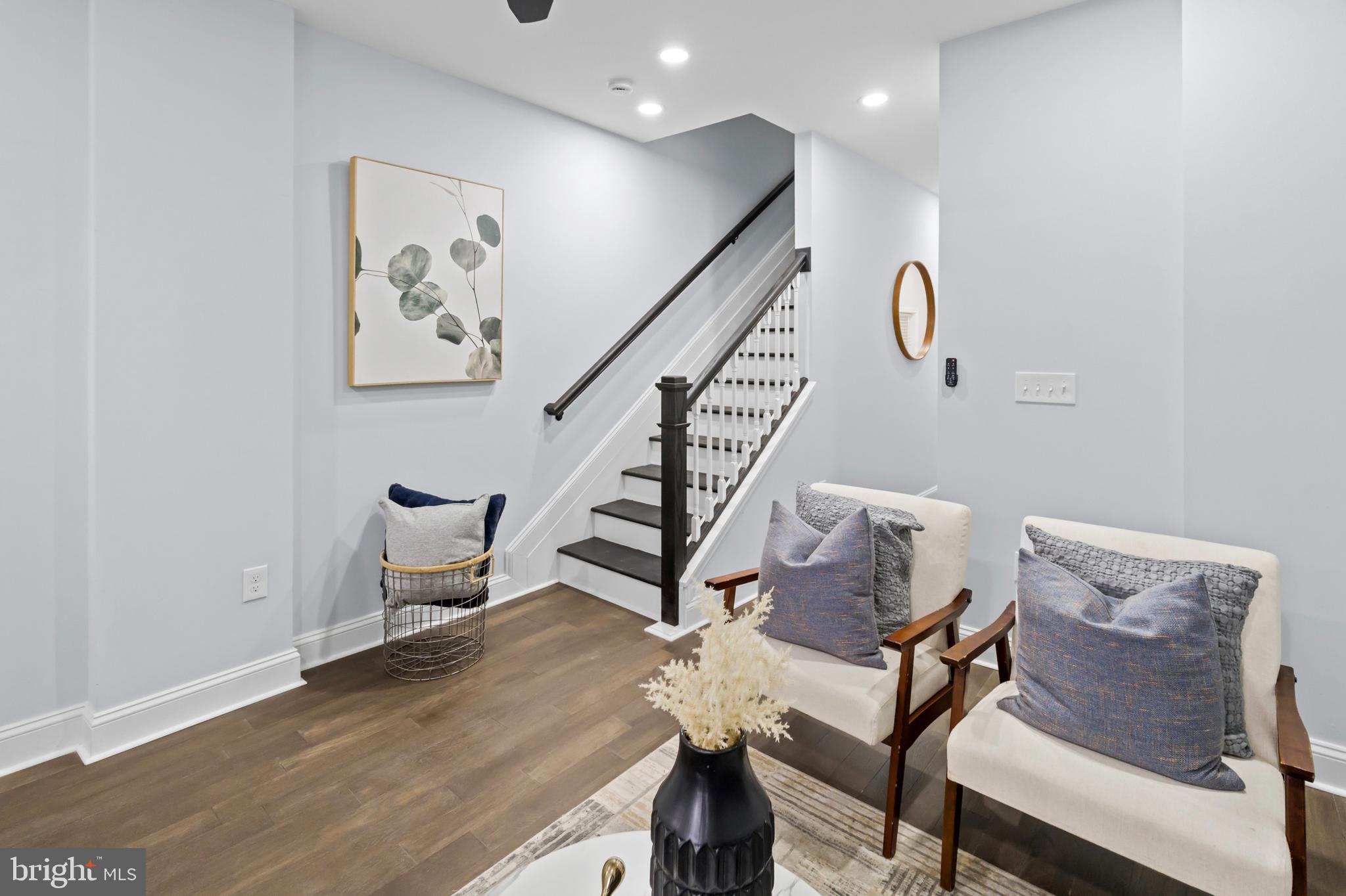 GAY STREET - Residential