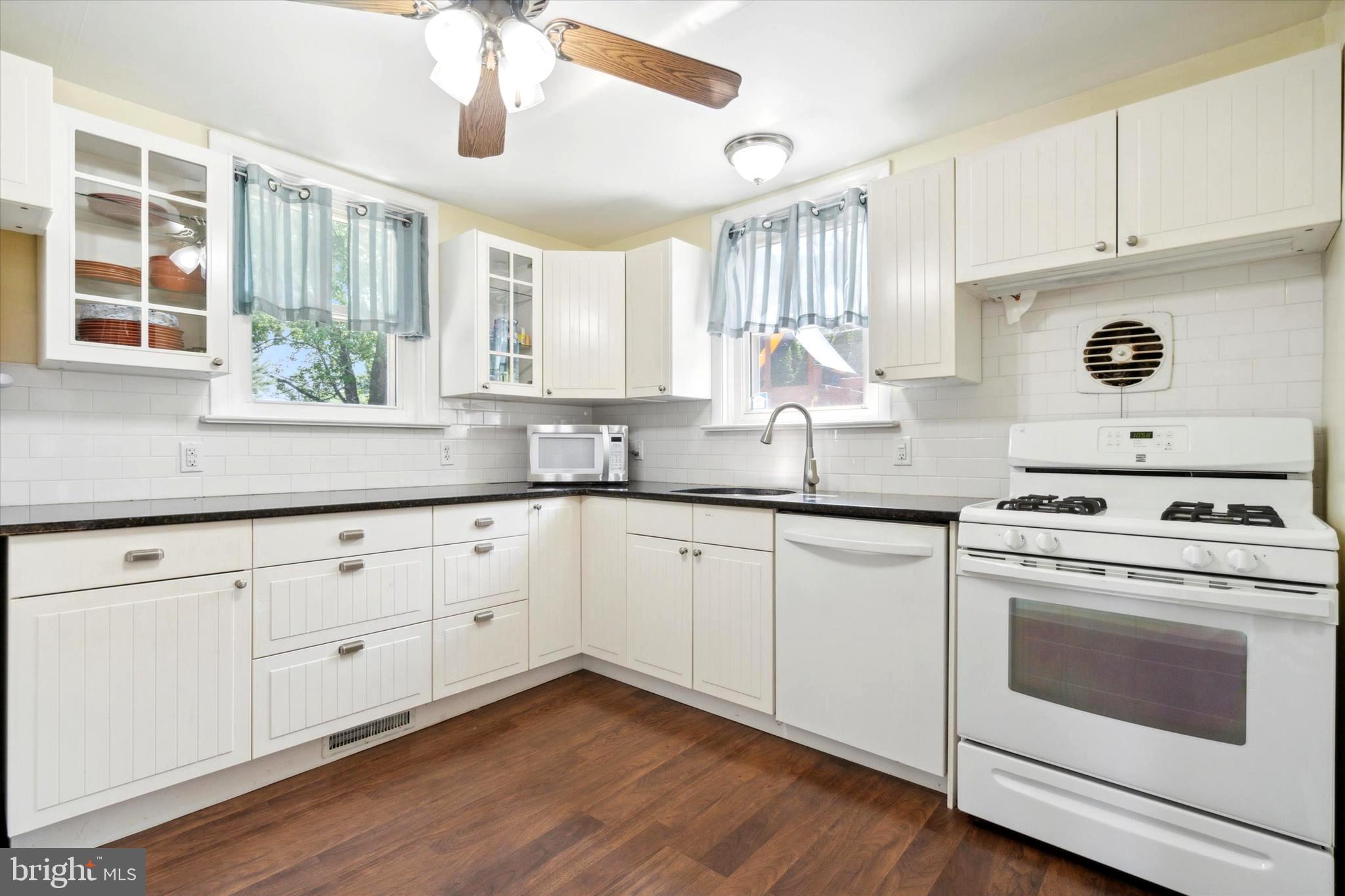 WILLOW GROVE - Residential