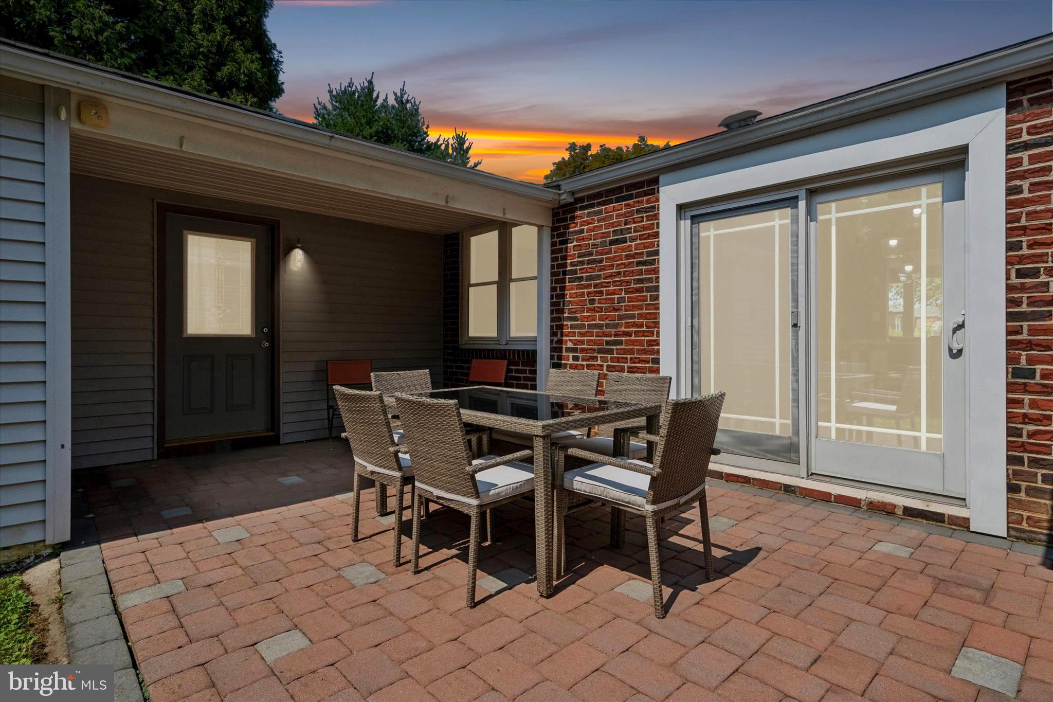 WILLOW GROVE - Residential