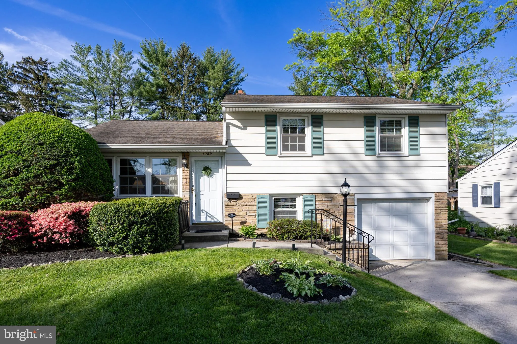 Phoenixville, Pennsylvania 19460, United States, 3 Bedrooms Bedrooms, ,2 BathroomsBathrooms,Residential,Pending,129047