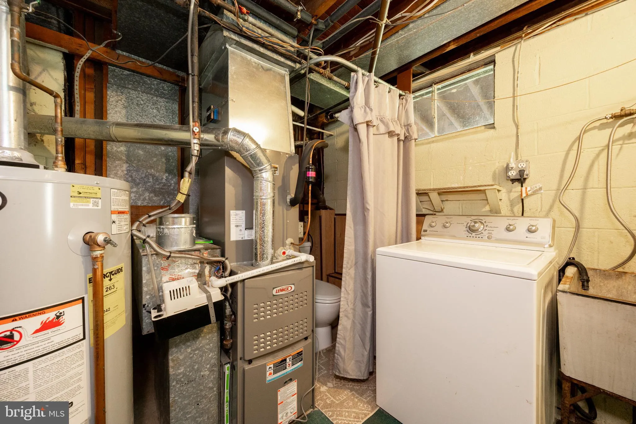 Phoenixville, Pennsylvania 19460, United States, 3 Bedrooms Bedrooms, ,2 BathroomsBathrooms,Residential,Pending,129047