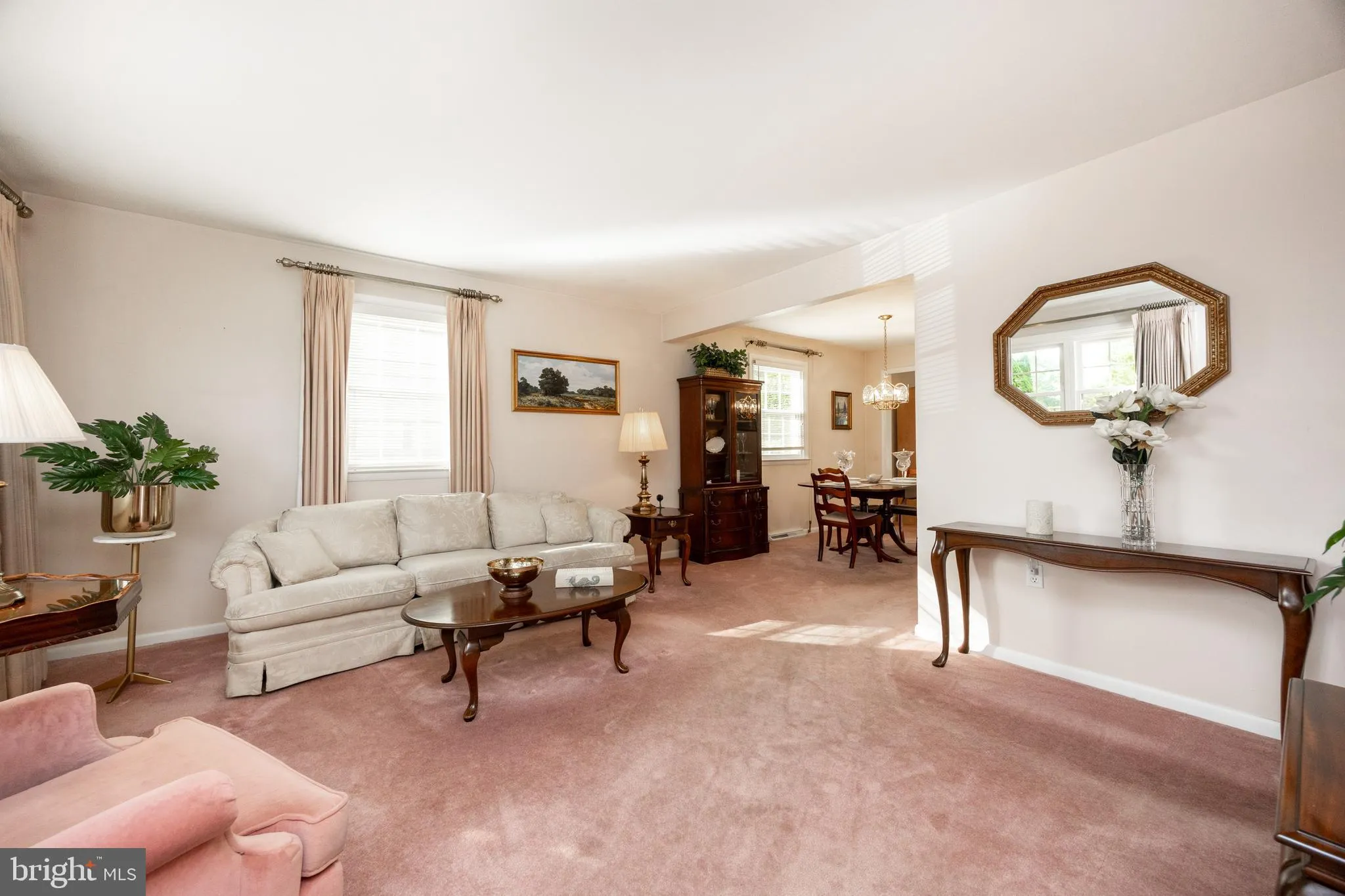 Phoenixville, Pennsylvania 19460, United States, 3 Bedrooms Bedrooms, ,2 BathroomsBathrooms,Residential,Pending,129047