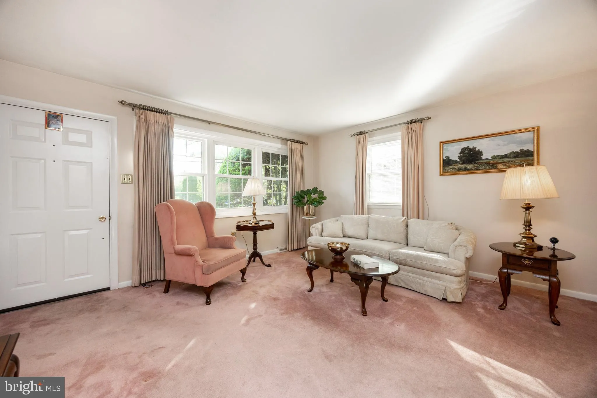 Phoenixville, Pennsylvania 19460, United States, 3 Bedrooms Bedrooms, ,2 BathroomsBathrooms,Residential,Pending,129047