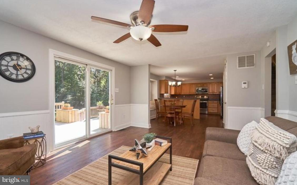 GAILA WOODS - Residential Lease