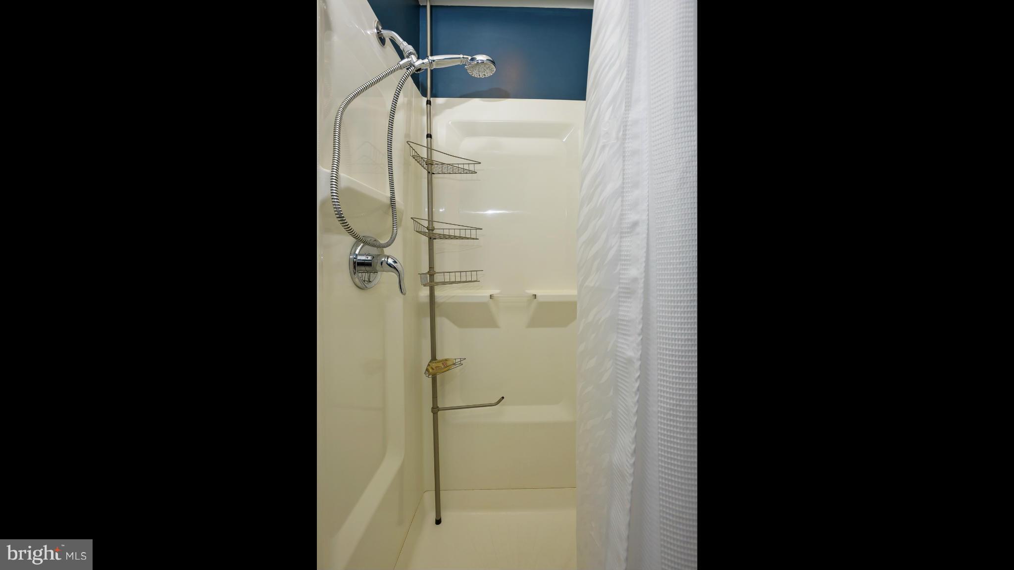 WILLIAMS KNOLL - Residential