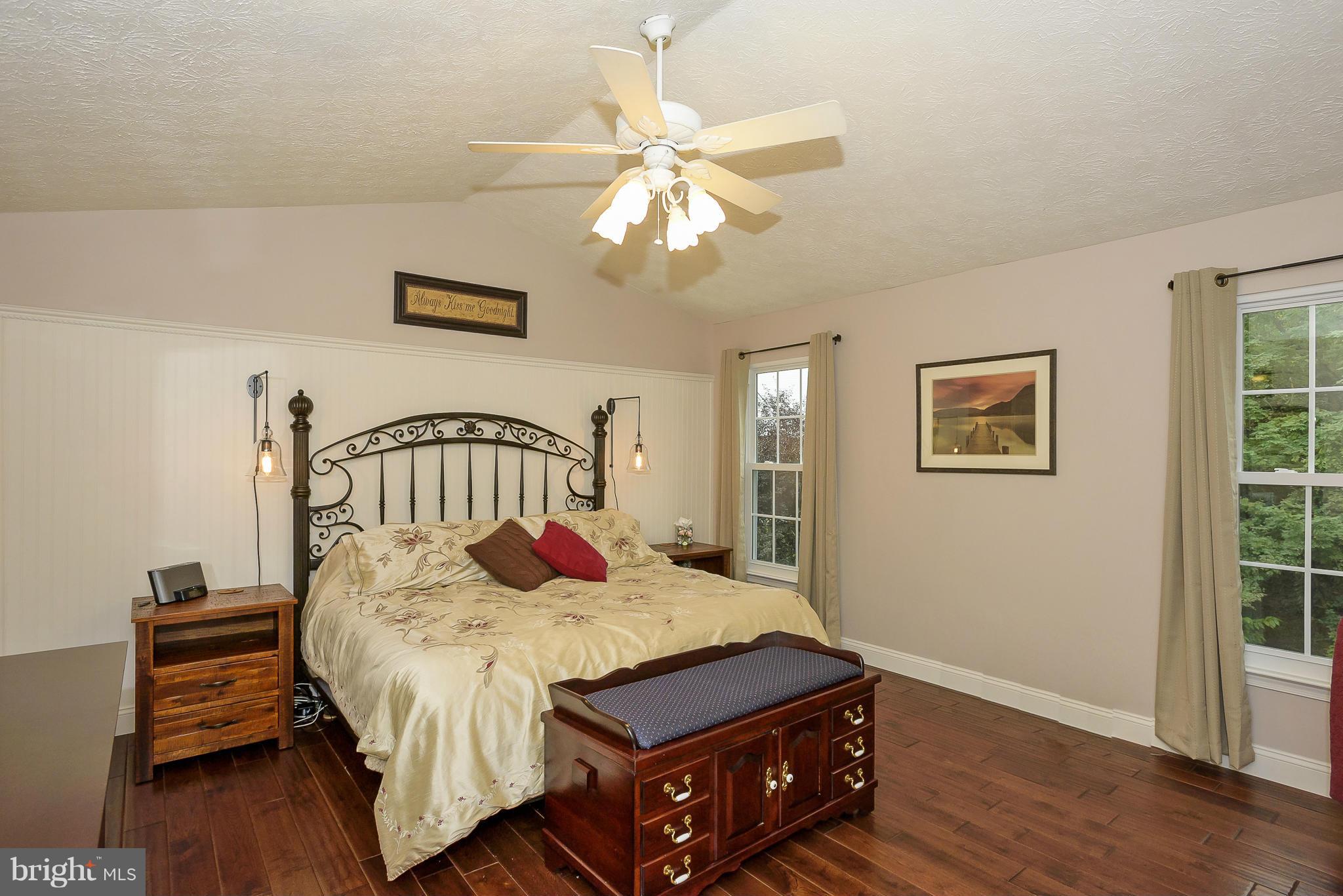 WILLIAMS KNOLL - Residential