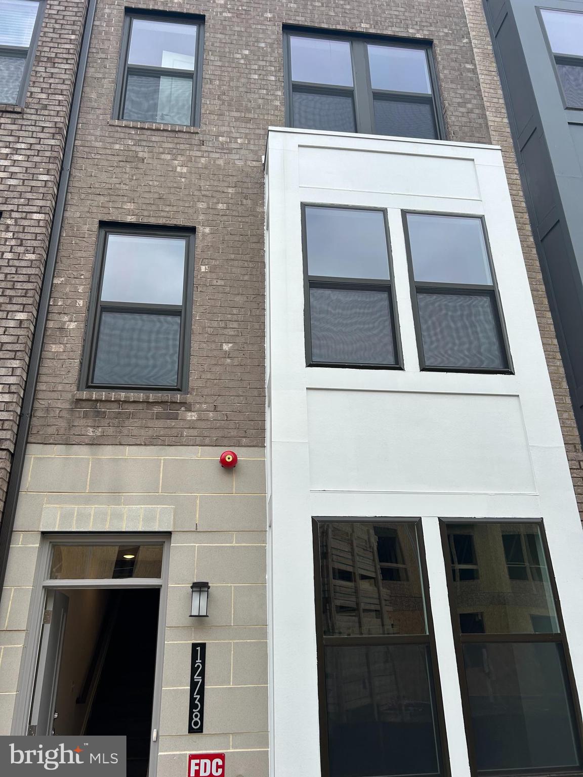 RESTON ARBORETUM - Residential Lease