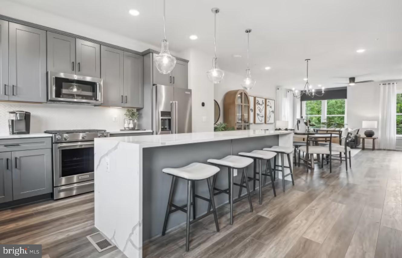 RESTON ARBORETUM - Residential Lease