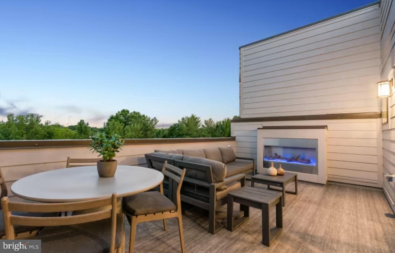 RESTON ARBORETUM - Residential Lease