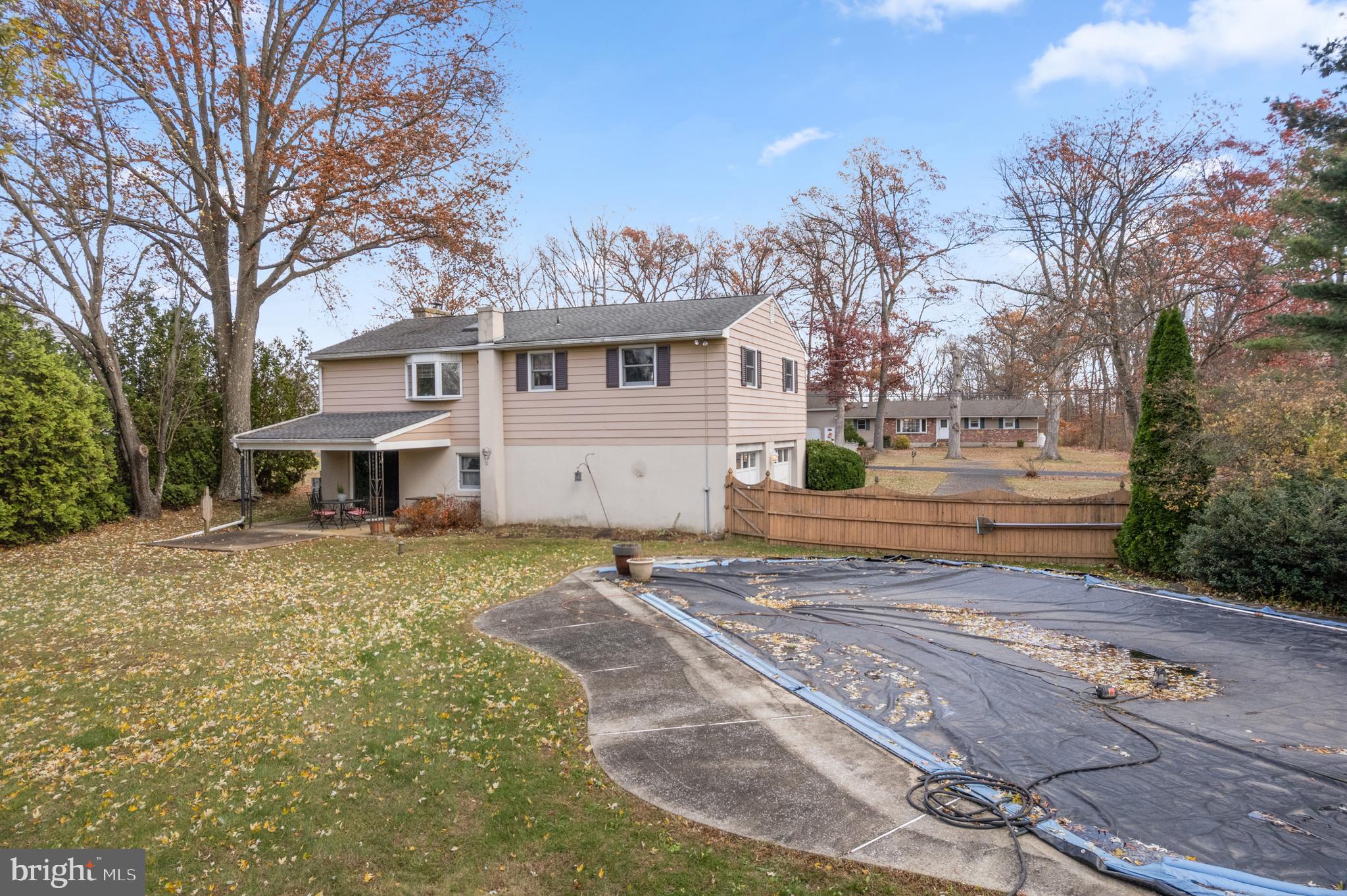 PENNSBURG - Residential