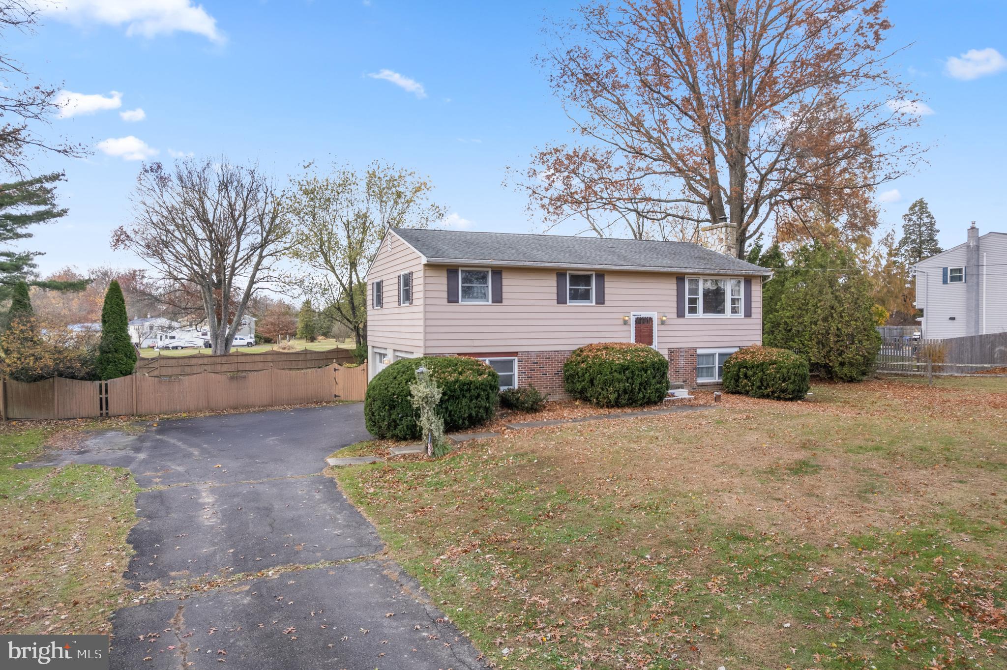 PENNSBURG - Residential