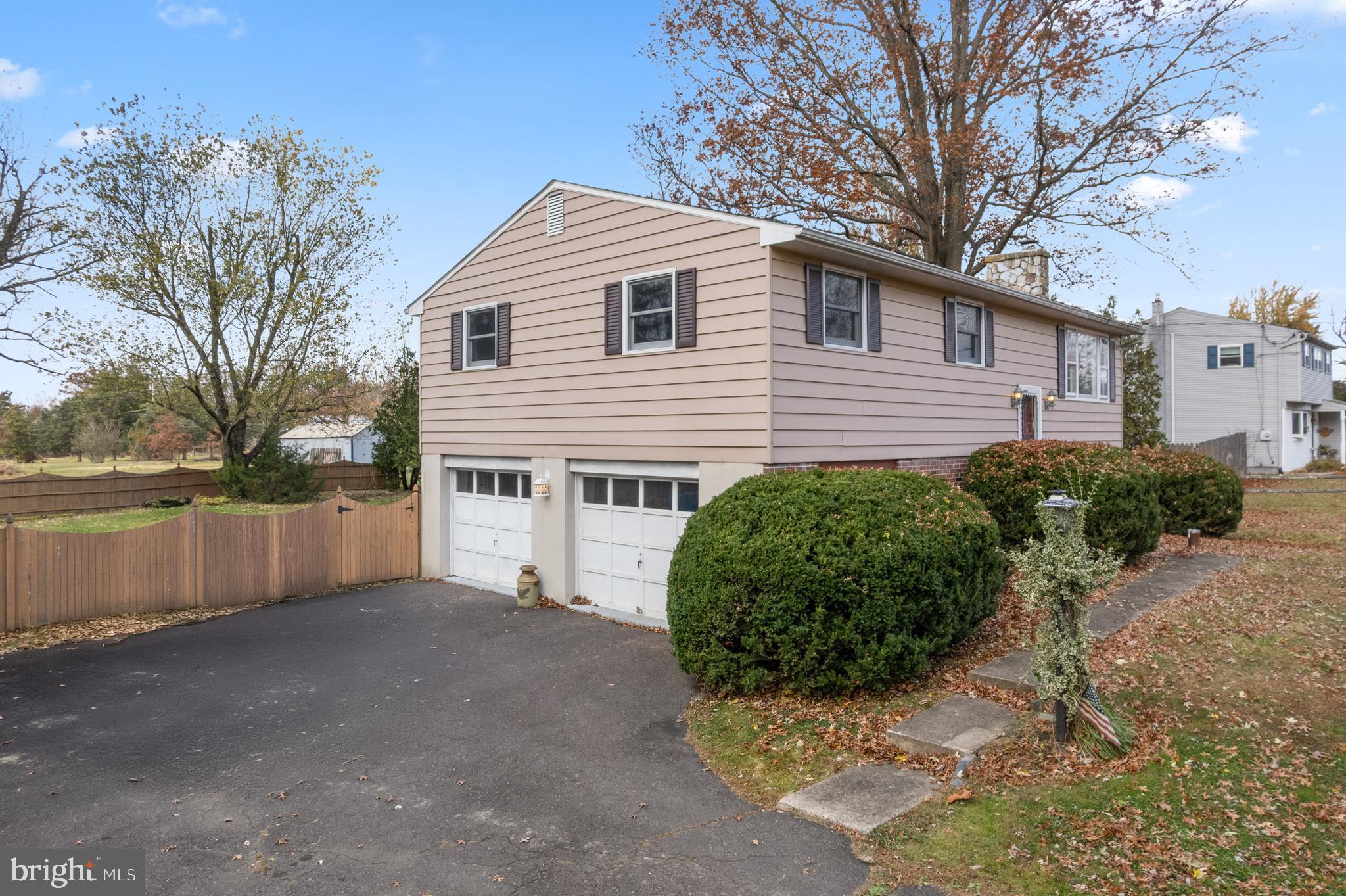 PENNSBURG - Residential