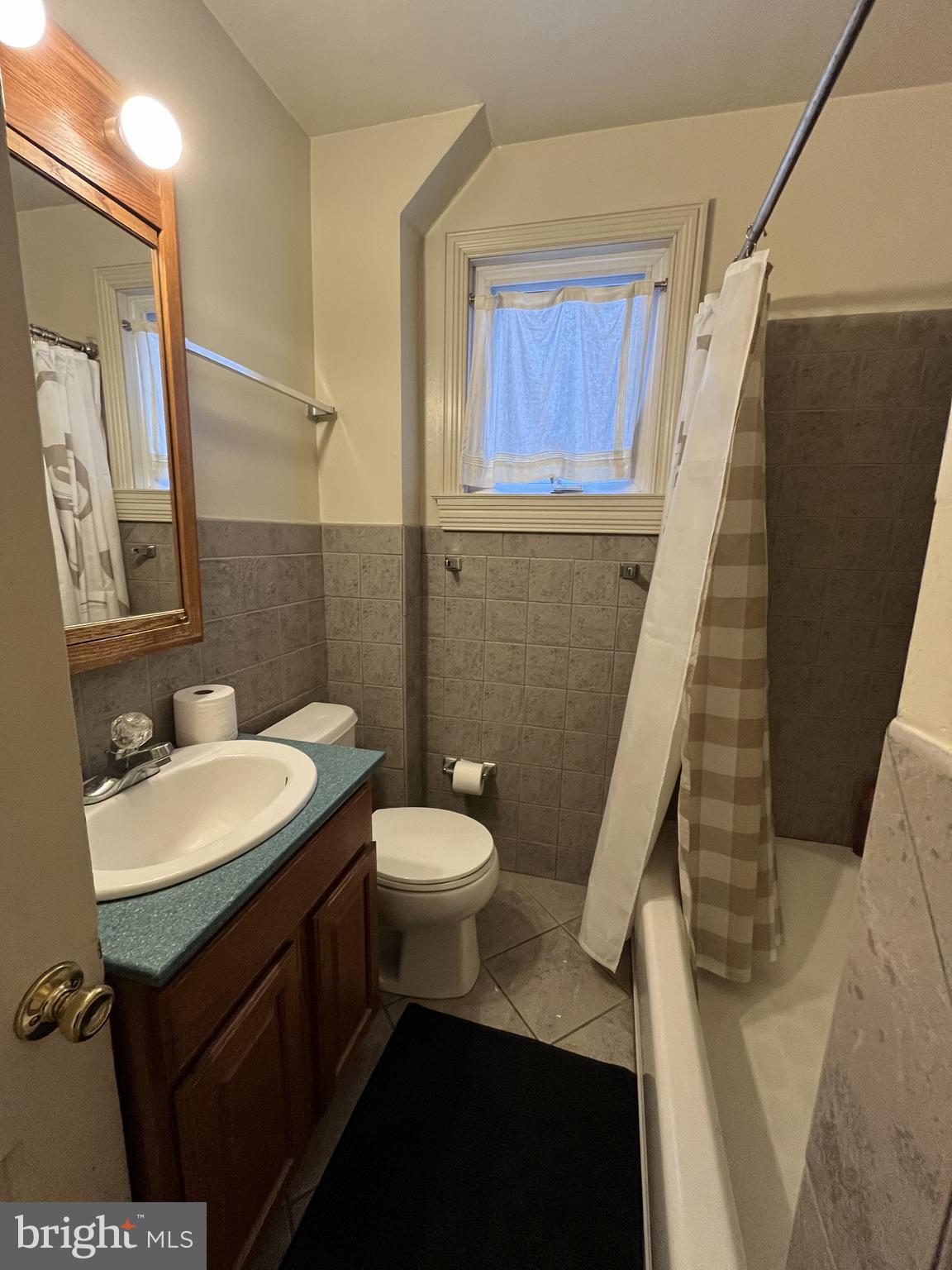 FAIRMOUNT - Residential Lease