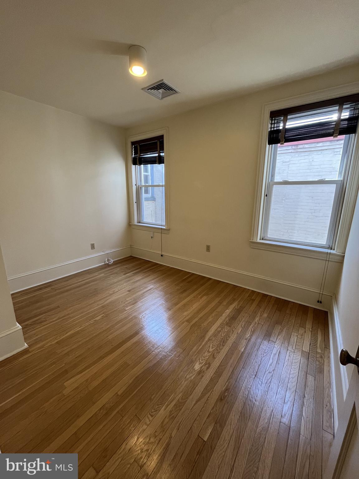 FAIRMOUNT - Residential Lease