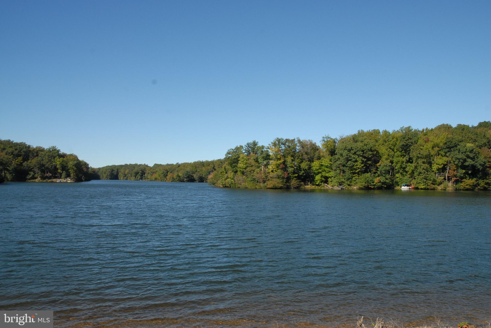 STRATFORD HARBOUR - Land