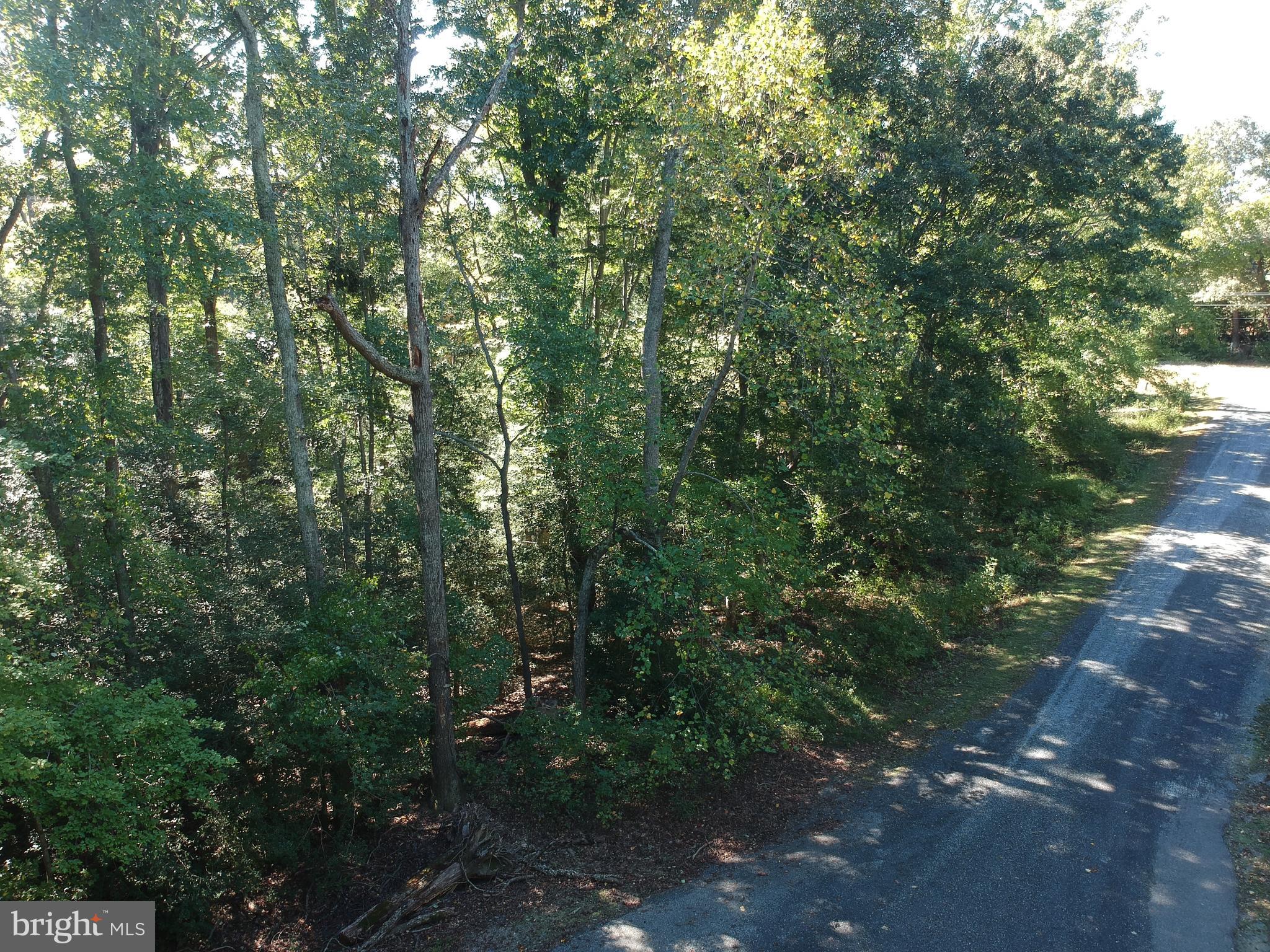 STRATFORD HARBOUR - Land