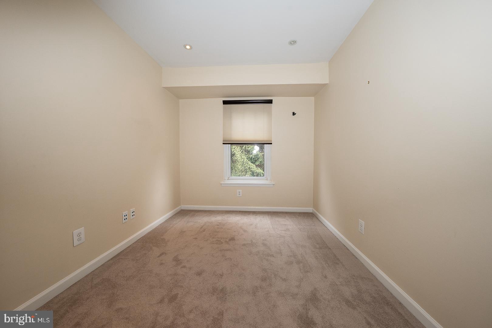 OXFORD OF BLUE BELL - Residential