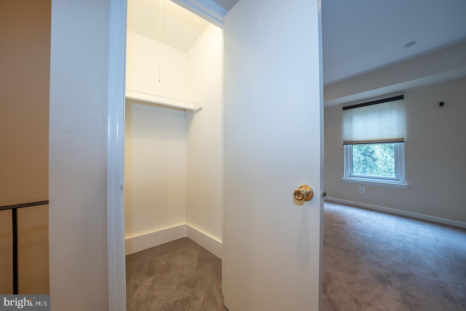 OXFORD OF BLUE BELL - Residential