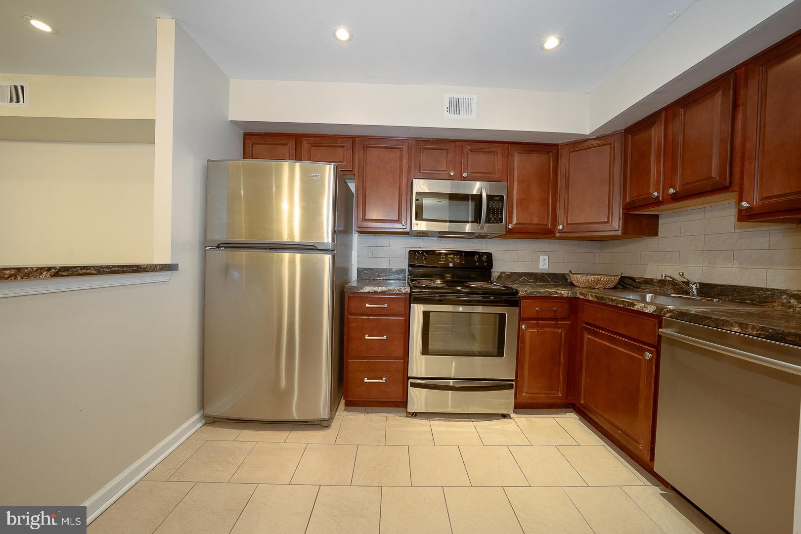 OXFORD OF BLUE BELL - Residential