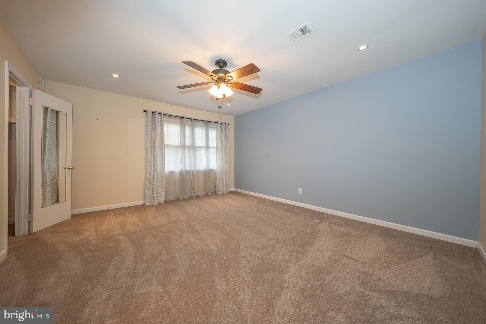 OXFORD OF BLUE BELL - Residential